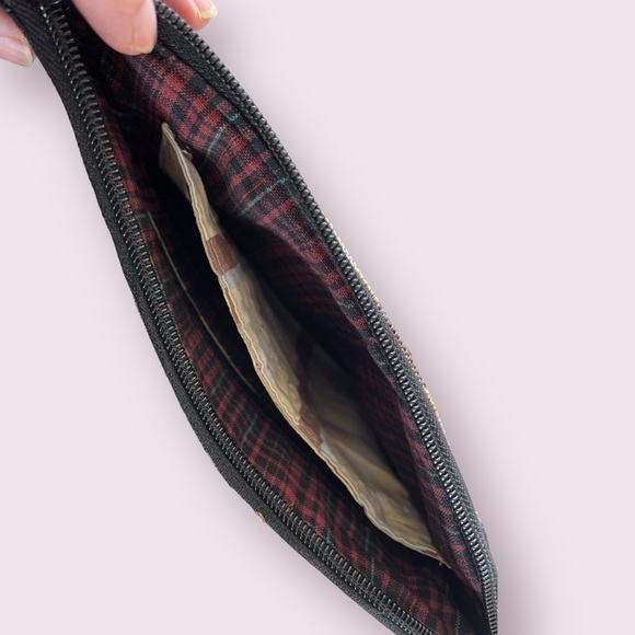 Clutch/ Wallet handbag- Spacious compartment including two pockets. Handmade Bag - Picture 9 of 10